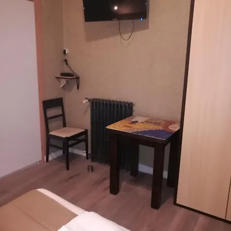 Renova Hotel 2*